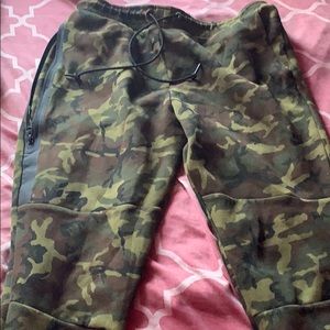Nike Tech Pants Camouflage Sz Large